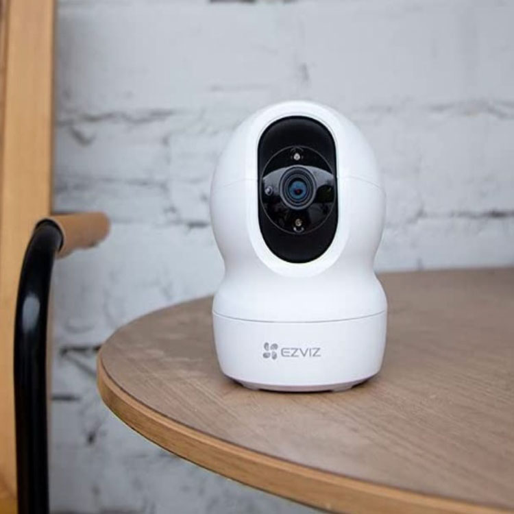 كاميرا المراقبة الداخلية ايزفز بدقة 2K ورؤية ليلية