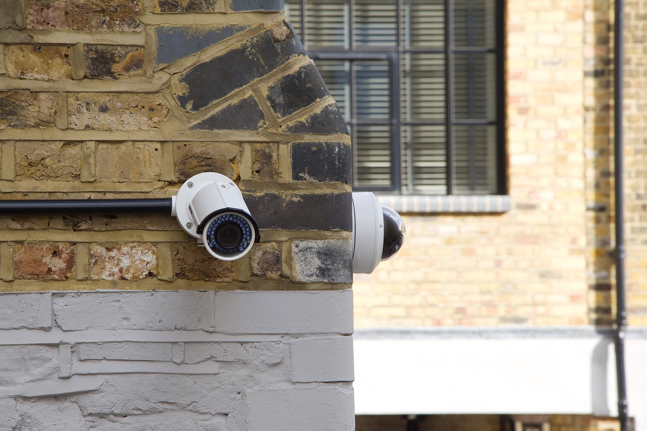 الأمان الرقمي في المنزل: لماذا تعتبر كاميرات المراقبة الذكية ضرورية؟